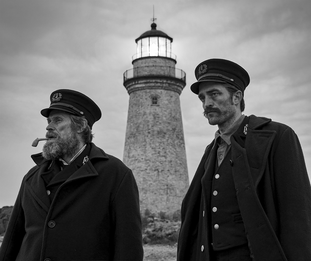Nominados. Willem Dafoe, a la izquierda, y Robert Pattinson en una escena de The Lighthouse. (AP)