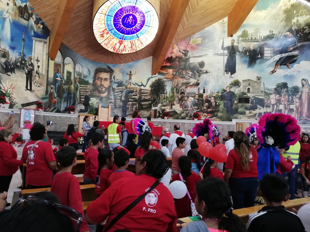 Celebran llegada de reliquias del Padre Pro a Torreón Celebran llegada de reliquias del Padre Pro a Torreón