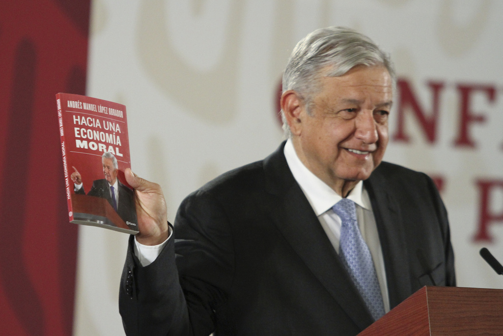 Algunos empresarios consideran que no es necesario comprarlo ni leerlo, y otros asegura que lo van a leer. (ARCHIVO) 