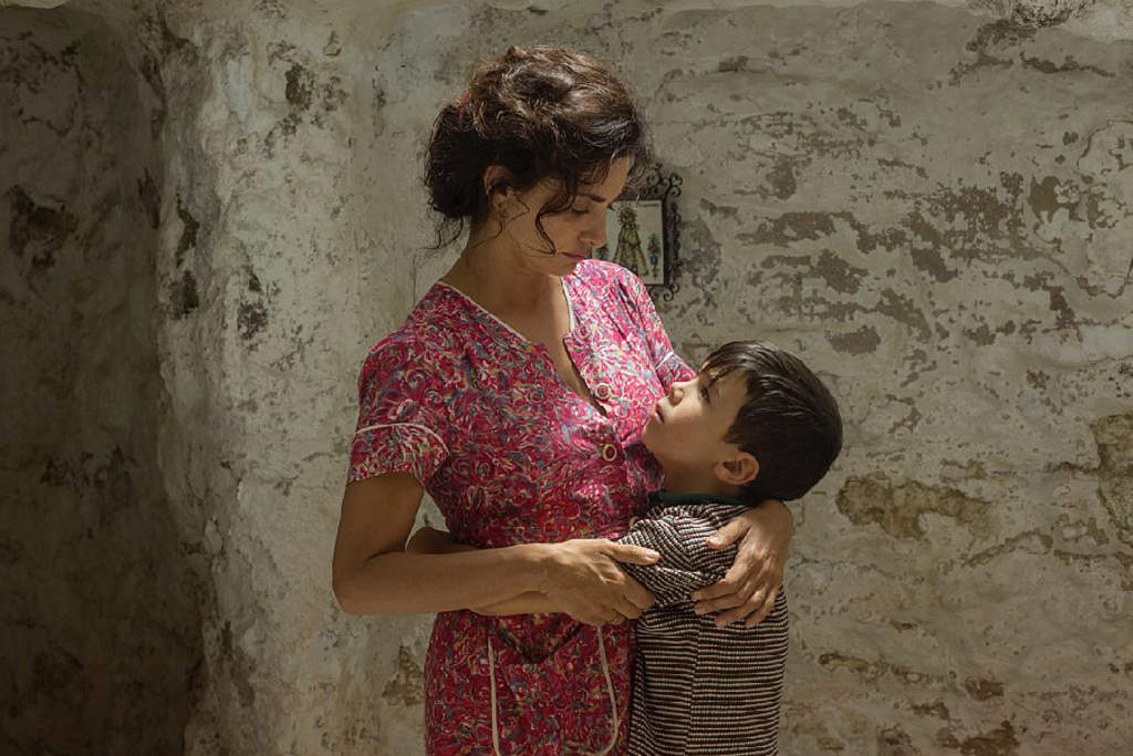 La revista Time nombró a la película Dolor y gloria de Pedro Almodóvar como el mejor filme de 2019, que califica como la obra más 'resplandeciente y conmovedora' del cineasta español.  (ESPECIAL)