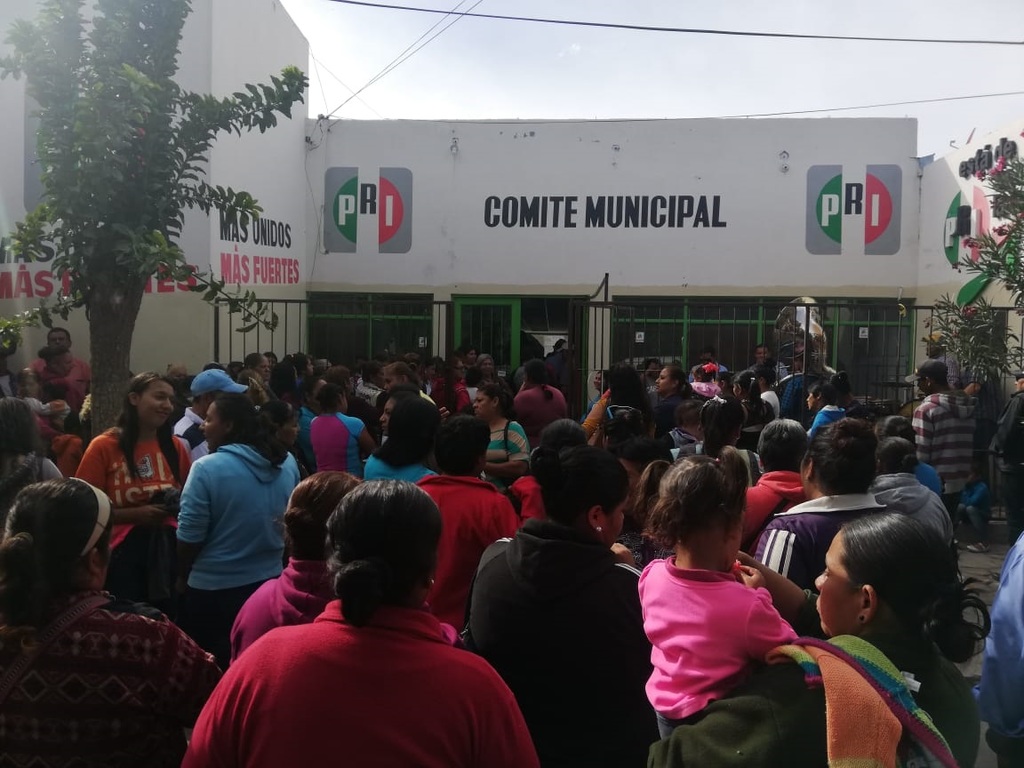 Se registra planilla de unidad en el PRI de Lerdo, van Juan José Carrillo y Paz Favela por la dirigencia y secretaría del partido. (EL SIGLO DE TORREÒN/EDITH GONZÁLEZ)
