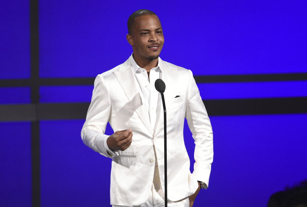 En las redes. El rapero T.I. fue muy criticado. (AP)