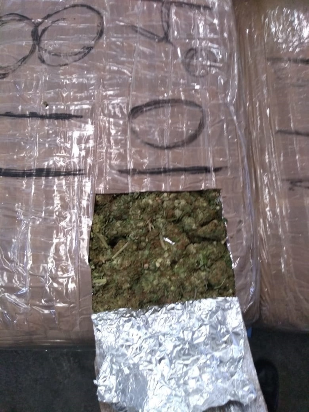 En total se aseguraron 125 paquetes de marihuana, que suman más de una tonelada. (EL SIGLO DE TORREÓN)