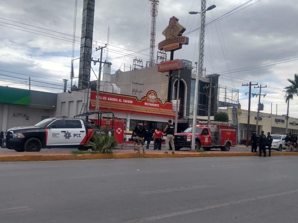 Se registra incendio en local de venta de pollo en Torreón