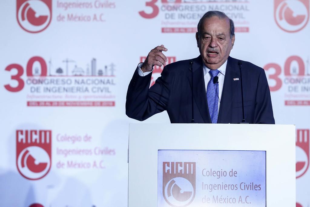 Carlos Slim explicó que sus empresas no atendían las regiones donde no había competidores porque iban a tener el 100 % del mercado y ante esos hechos la entidad reguladora de telecomunicaciones podría sancionarlos.