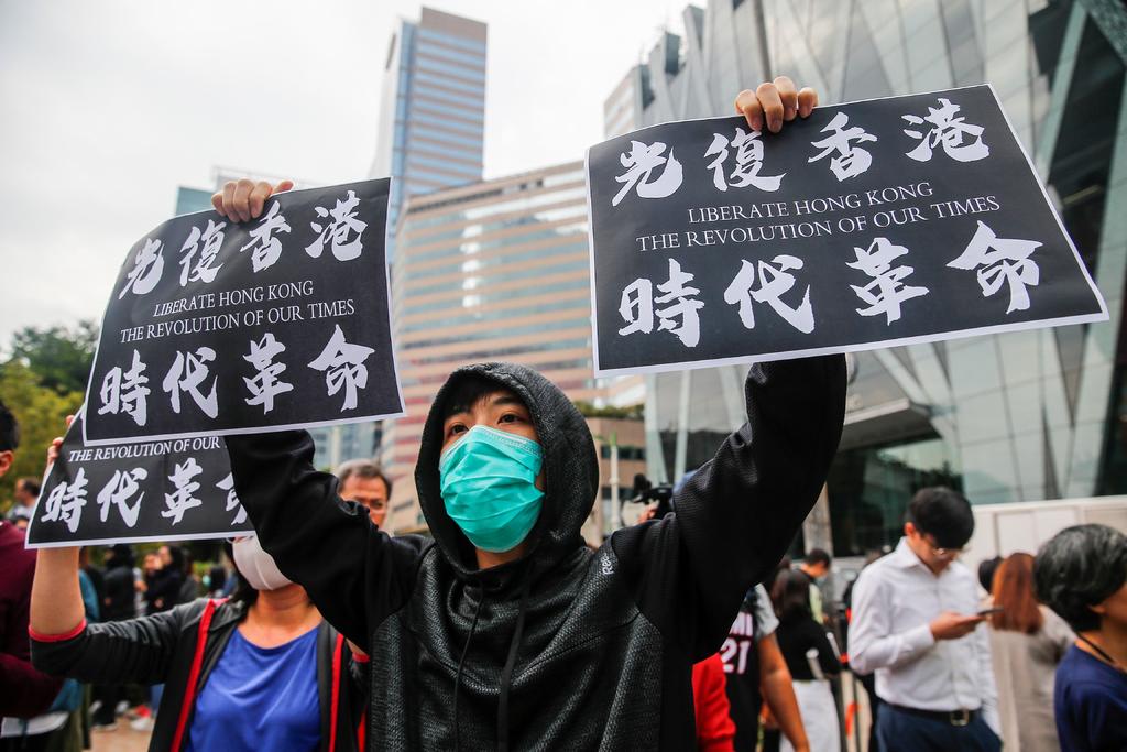 La nueva ley permite una revisión anual de la autonomía de Hong Kong frente al gigante asiático y permite a EUA aplicar medidas para respaldar las solicitudes del grupo prodemocracia.