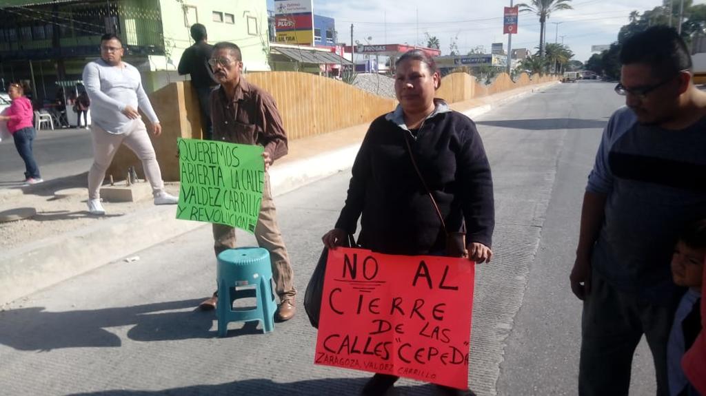 Reclaman por las obras del Metrobús en Torreón. (FERNANDO COMPEÁN)