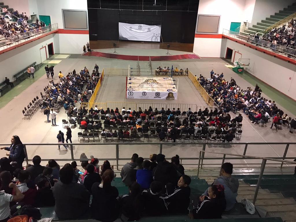 Niños y niñas acudieron a la función de lucha libre organizada por la Dirección Municipal del Deporte de Gómez Palacio. (EL SIGLO DE TORREÓN) 