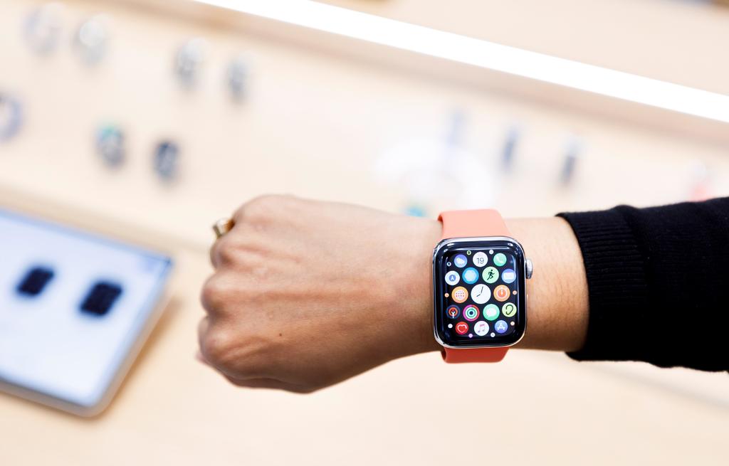 Apple busca estar a la vanguardia constantemente, y recientemente lanzó una app en colaboración con instituciones médicas, que permite realizar estudios médicos desde tu iPhone o Apple Watch. (ARCHIVO) 
