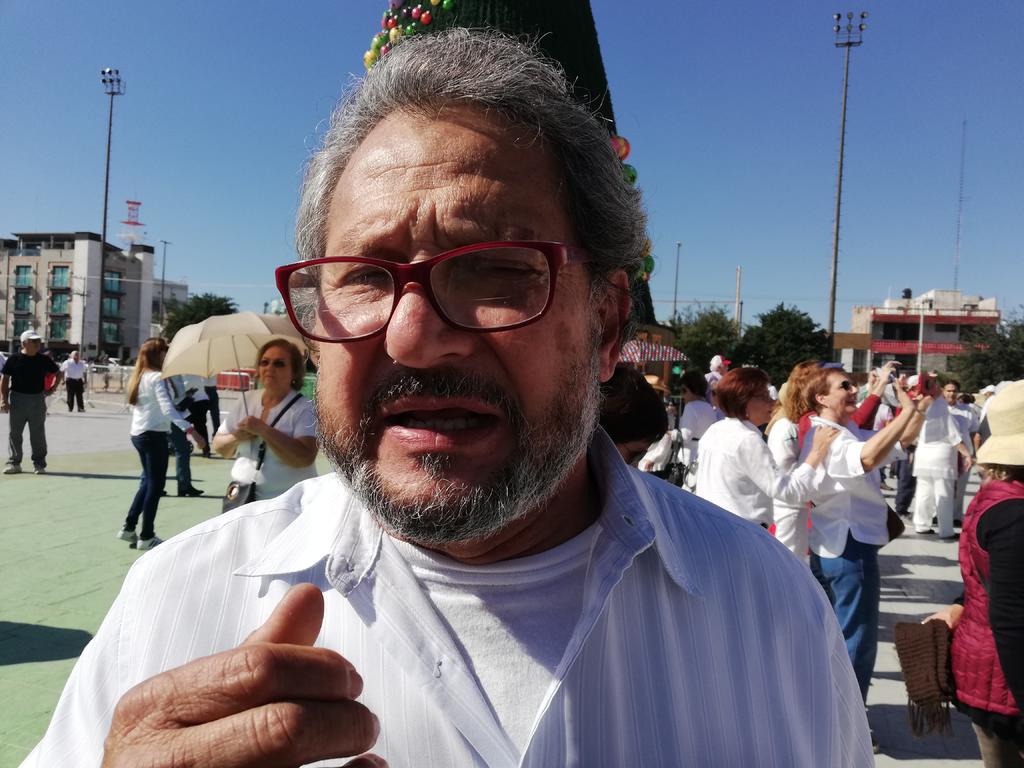 Jorge Ernesto Barbachano Rodríguez es un ciudadano activo y fue el primero que se animó y tomó la palabra en la manifestación convocada por la ciudadanía para expresar su rechazo a las políticas públicas del actual gobierno. (VIRGINIA HERNÁNDEZ)