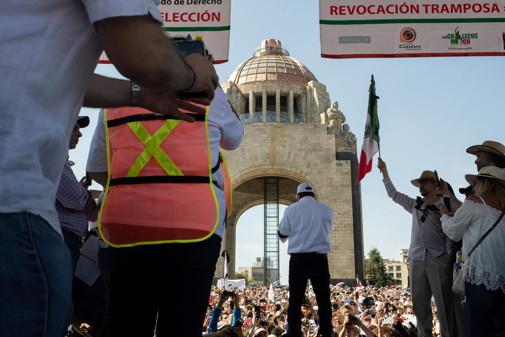Ante la situación de inseguridad que se vive en el país, Adrián LeBarón dijo estar preparado para 'entrarle a la guerra' y también para que el presidente Andrés Manuel López Obrador 'lo arme'. (NOTIMEX)