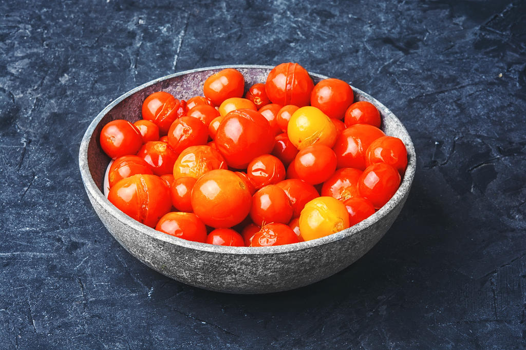 Martha Lucía Orozco está muy cerca de lograr tomates minúsculos, los más pequeños del mundo, diseñados para poder cultivarse en las naves espaciales. (ARCHIVO) 
