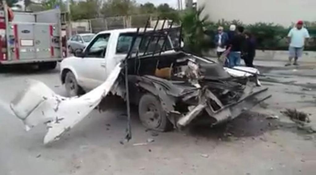La explosión de pirotecnia que se encontraba resguardada en una camioneta dejó tres heridos, uno de ellos de gravedad durante la peregrinación de la Virgen de Guadalupe en Matamoros, Tamaulipas. (ESPECIAL)