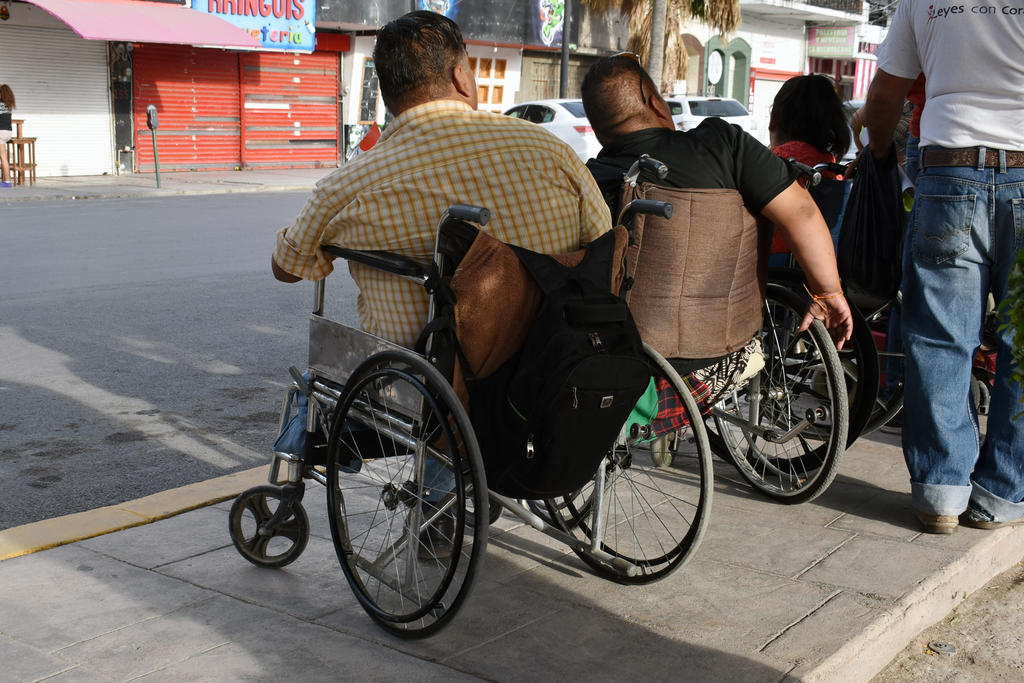 López Obrador hizo un llamado a incrementar el número de plazas para personas con discapacidad en las empresas. (ARCHIVO)