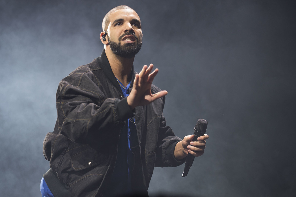 Lidera lista. Drake fue nombrado el artista más reproducido de la década de Spotify, con 28.000 millones de streamings. (AP)