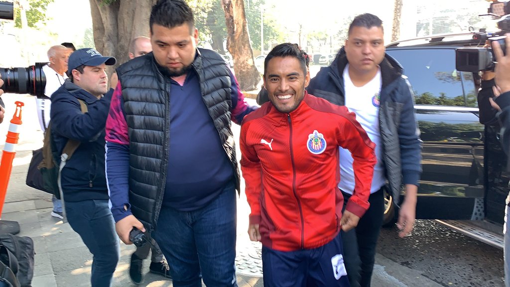 José Juan Vázquez cumplió ayer con los exámenes médicos, y se espera que hoy se oficialice su llegada a las Chivas. (ESPECIAL)