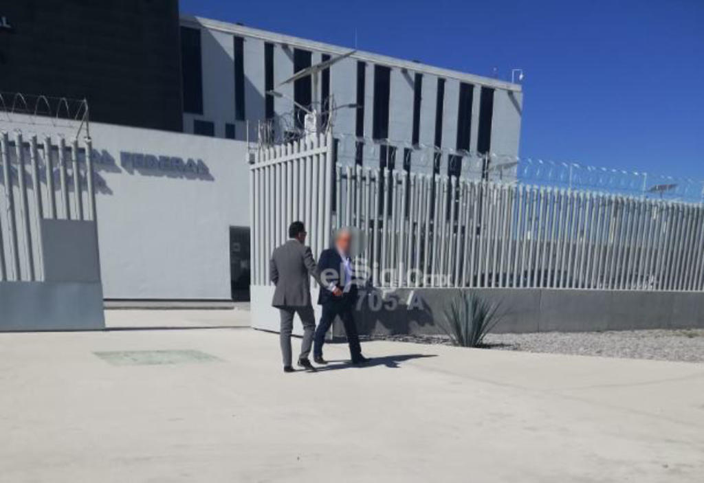 Fue en la segunda parte de la audiencia inicial, que se extendió por dos horas y media y que se desarrolló en el Centro de Justicia Penal de Torreón, que se vinculó a proceso al edil. (EL SIGLO DE TORREÓN)