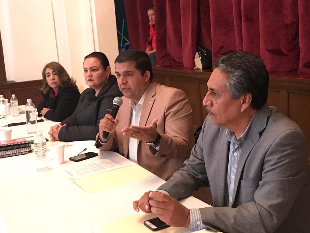 El alcalde HomeroMartínez acudió ayer a Durango y dijo que haría la solicitud a los diputados. (EL SIGLO DE TORREÓN/ANGÉLICA SANDOVAL)