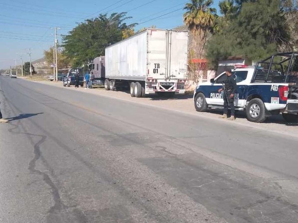 La unidad fue localizada en la carretera a Nazareno, en las inmediaciones de El Huarache. (EL SIGLO DE TORREÓN)