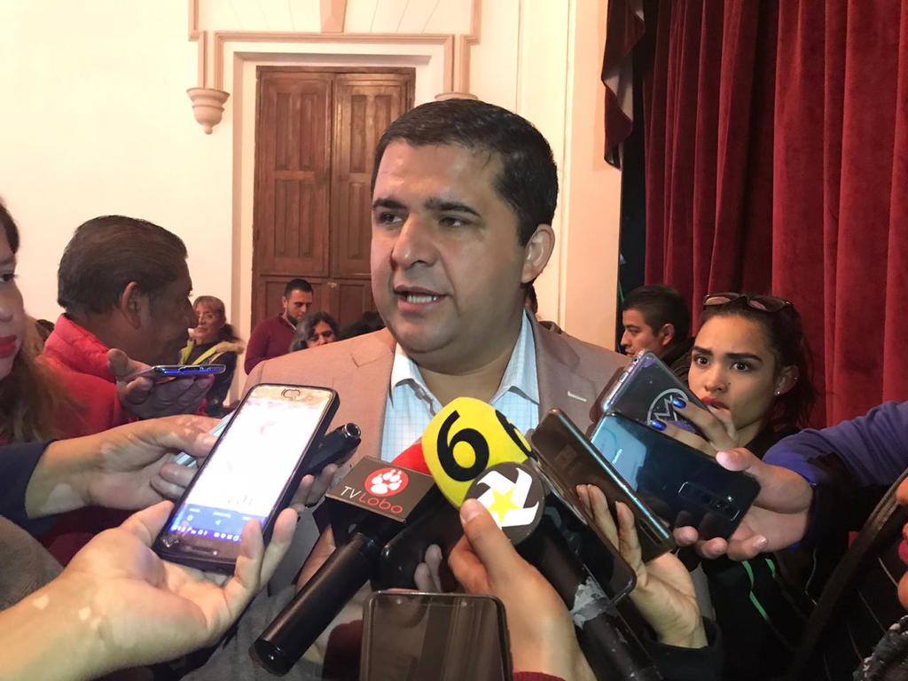 El alcalde de Lerdo viajó a la Ciudad de México para entregar la petición al Seguro Social. (EL SIGLO DE TORREÓN)