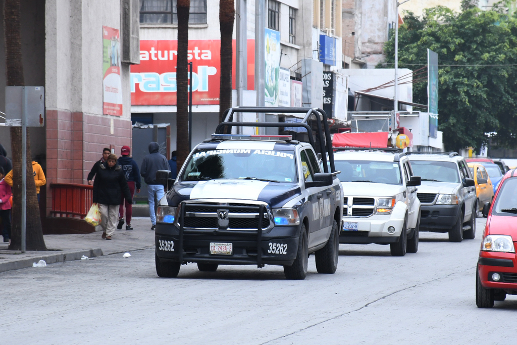 Al empezar esta semana la entrega de los aguinaldos, piden más vigilancia de elementos de Seguridad en la zona Centro de Torreón. (EL SIGLO DE TORREÓN)