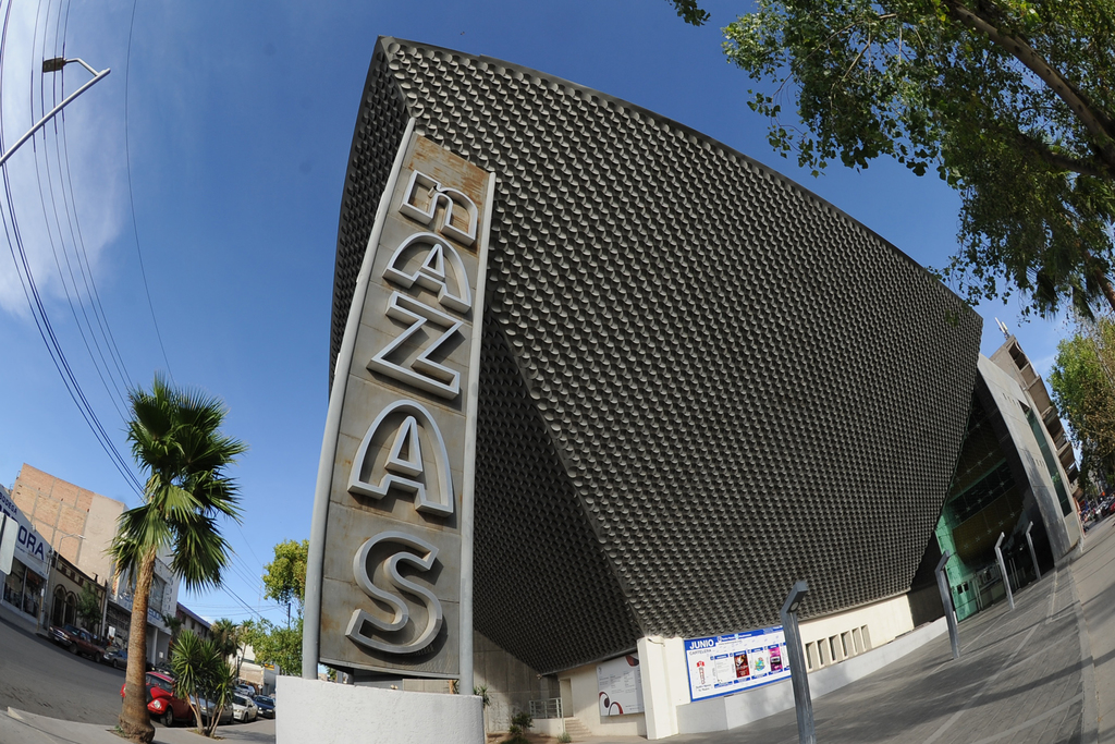 El Teatro Nazas fue designado como sede del informe de actividades del alcalde Jorge Zermeño. (ARCHIVO)