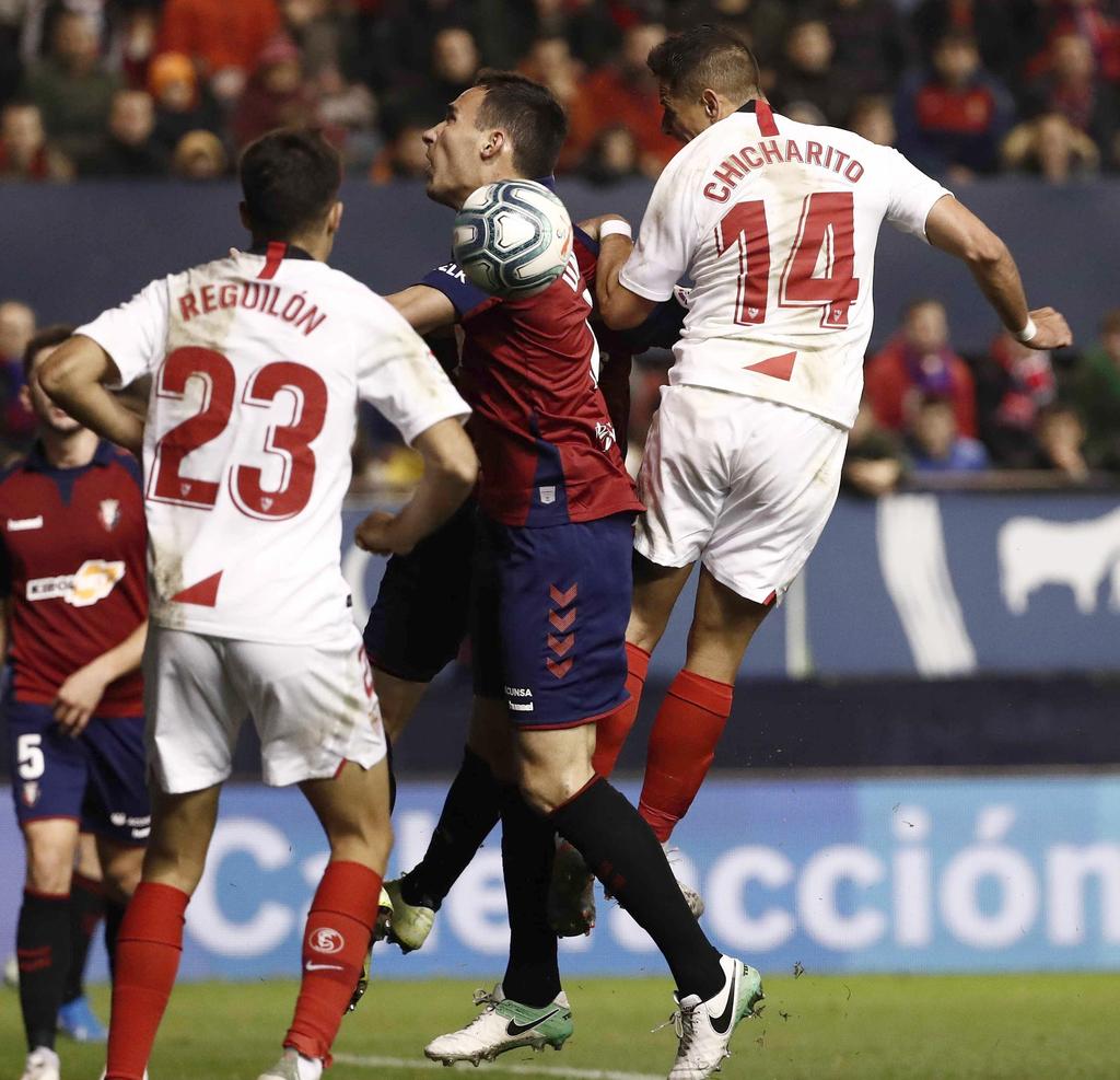 Javier Hernández fue titular, pero no pudo marcar ante Osasuna. (EFE) 