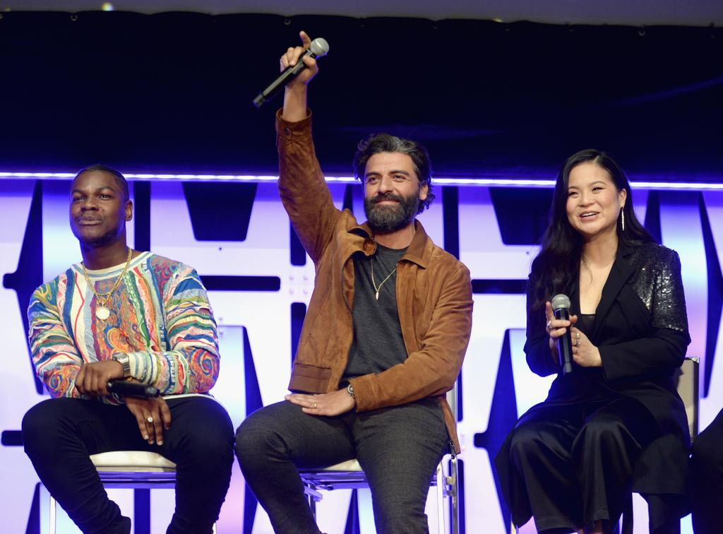 Elenco. John Boyega, Oscar Isaac y Kelly Marie Tran durante un panel de Star Wars: Episode IX. (EFE)