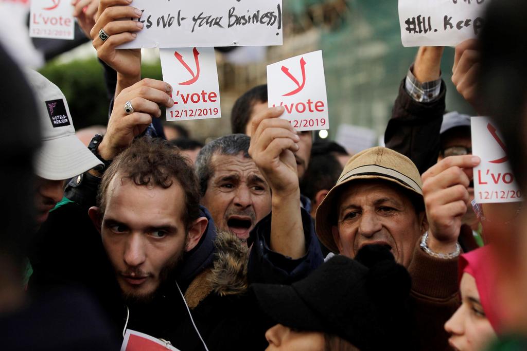 Más de veinte millones de argelinos están convocados mañana, jueves, a las urnas para elegir al sucesor del dimitido presidente Abdelaziz Bouteflika. (ARCHIVO) 