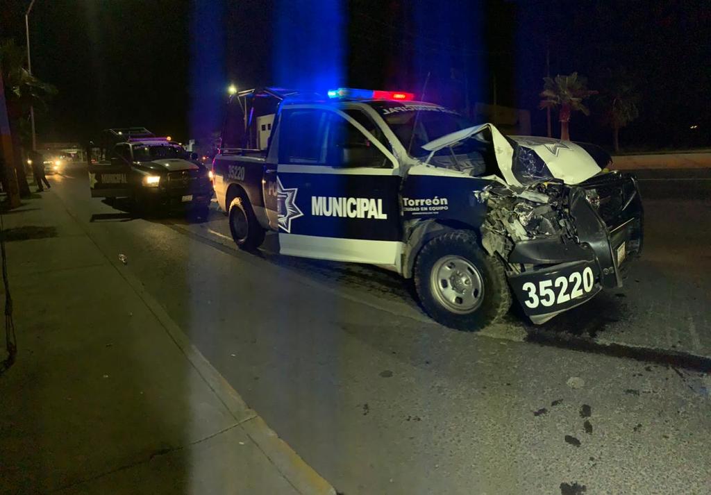 Autoridades municipales destacaron que el nuevo accidente de una patrulla de la Policía de Torreón no dejó personas lesionadas, además de que la unidad contaba con su seguro activo. La tesorera municipal aseguró que los gastos en estos casos no han sido altos. (EL SIGLO DE TORREÓN)