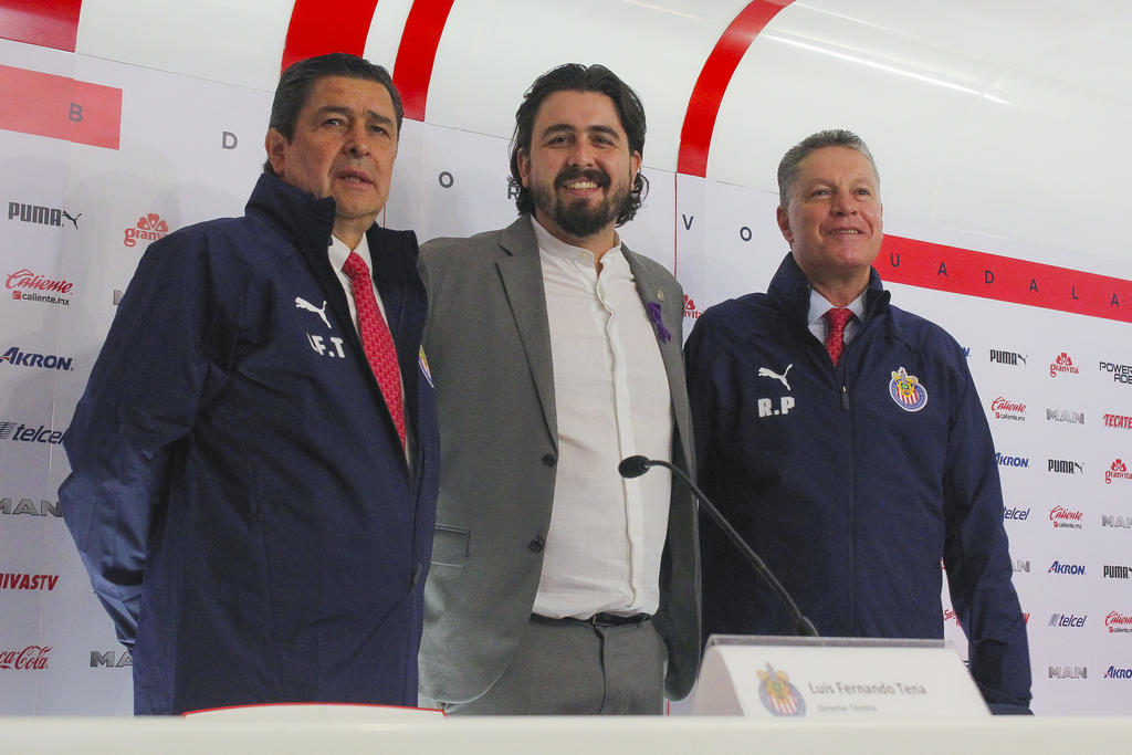 Las Chivas quieren contratar ocho refuerzos para que disputen el próximo torneo. (ARCHIVO)