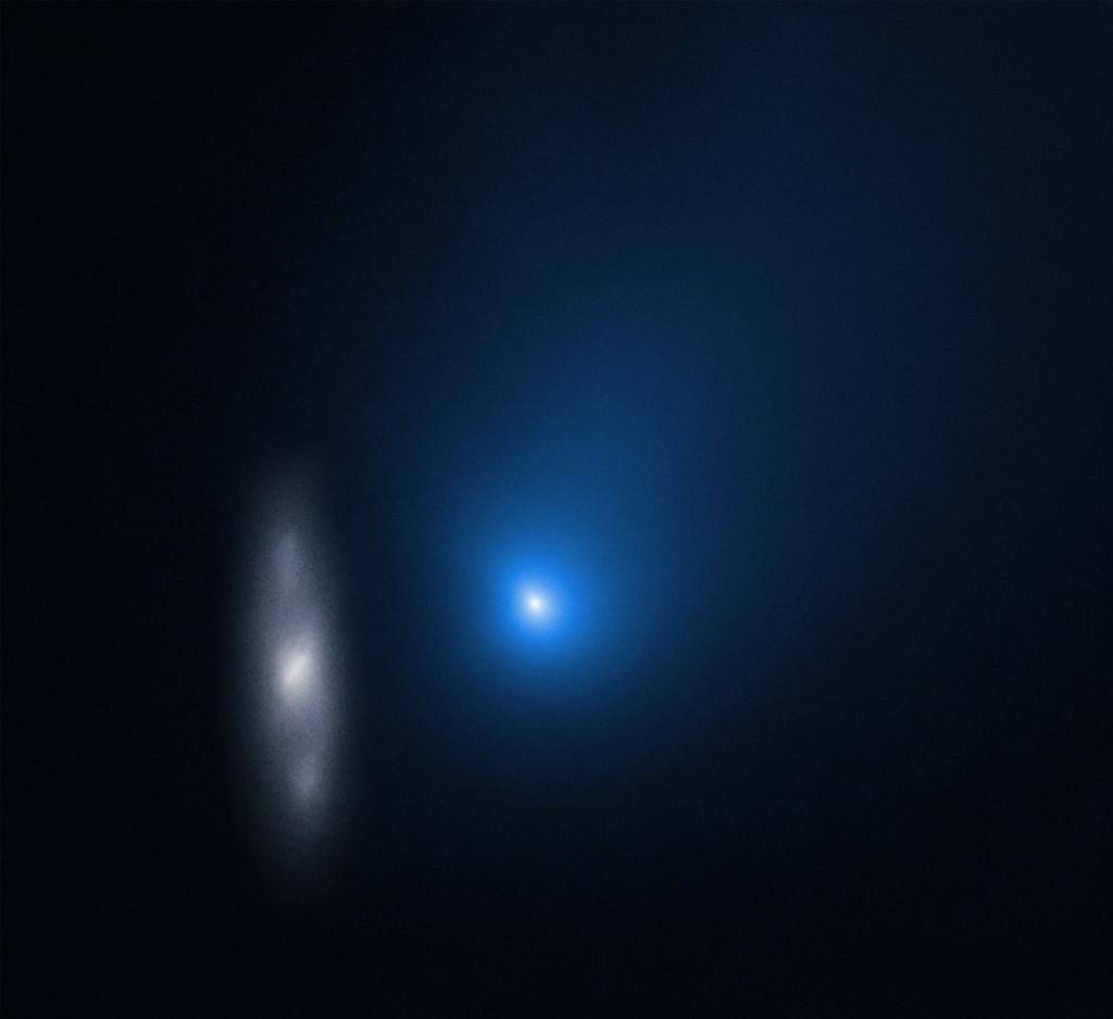 El telescopio Hubble ha logrado nuevas imágenes del cometa Borisov, el más rápido nunca visto, mientras atraviesa el Sistema Solar a 175,000 kilómetros por hora. (ARCHIVO) 