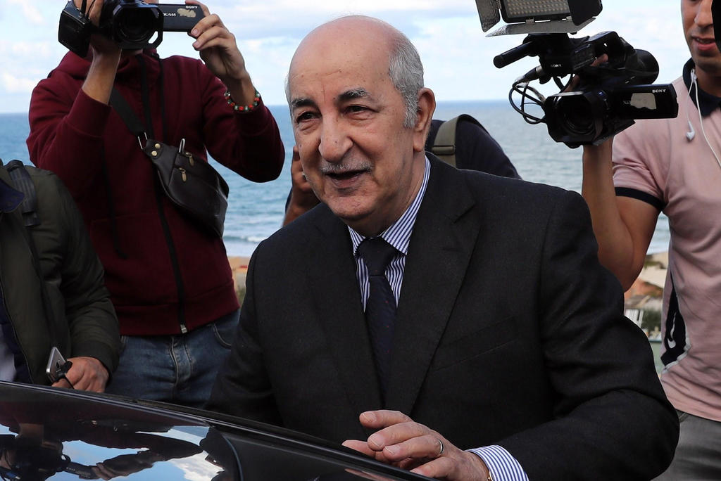 Político cultivado en el sistema y favorito entre la élite del Ejército argelino, Abdelmejid Tebboun, de 74 años, se convertirá en los próximos días en el décimo tercer presidente de Argelia tras arrasar en las polémicas presidenciales del 12 de diciembre. (EFE)