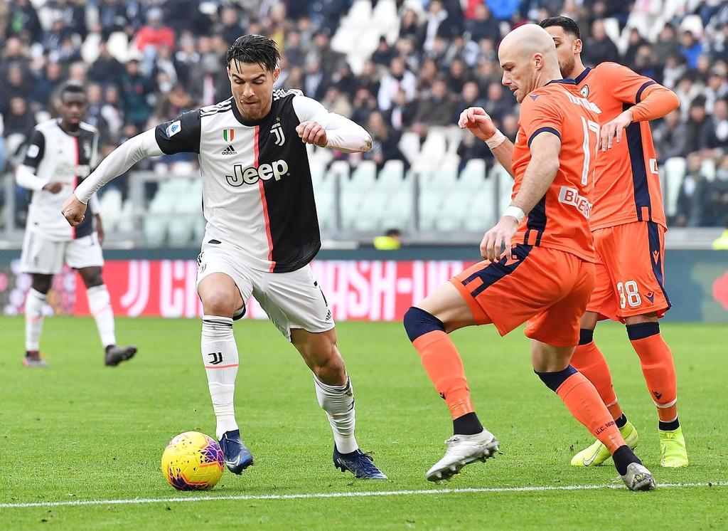 El astro portugués Cristiano Ronaldo fue pieza fundamental en la victoria de la Juventus 3-1 sobre el Udinese. (AP)