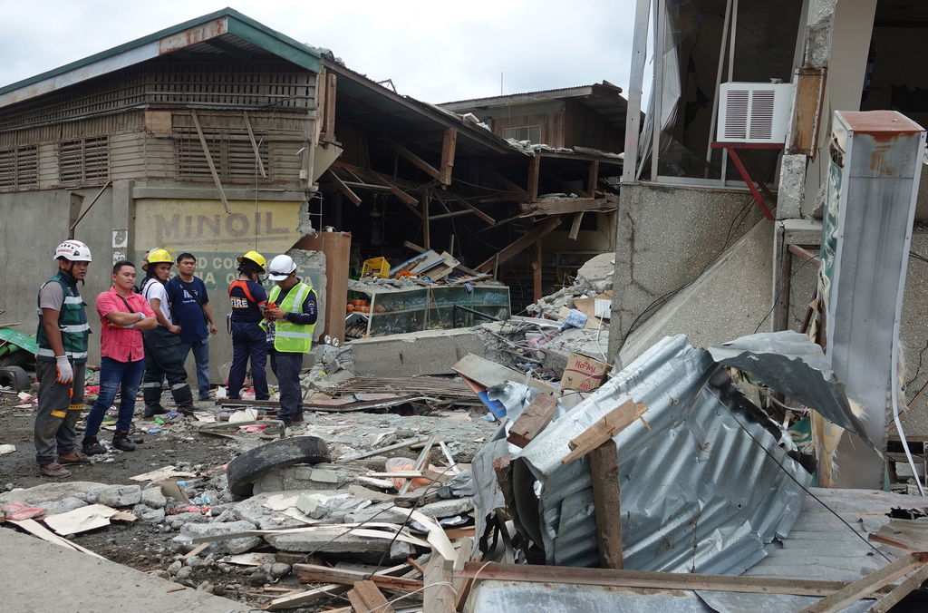 El temblor se sintió con intensidad VII o 'muy destructora' en las localidades de Matanao y Magsaysay. (EFE) 