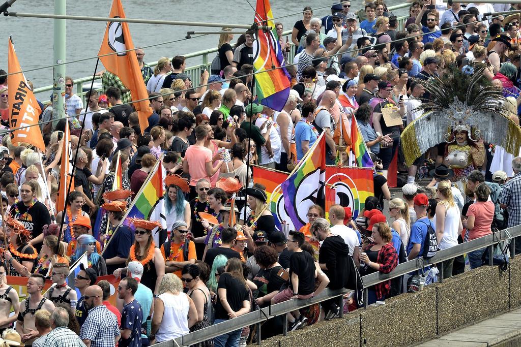 El gobierno alemán aprobó hoy el proyecto de ley que prohíbe las llamadas 'terapias de conversión' para curar la homosexualidad. (ARCHIVO) 