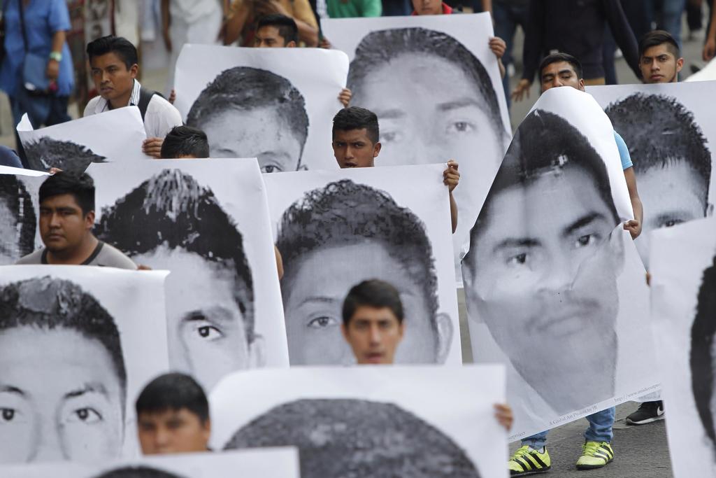Llamó a todas las personas que tengan datos sobre la desaparición de los 43 estudiantes de Ayotzinapa a colaborar con su gobierno para resolver el caso. (ARCHIVO)