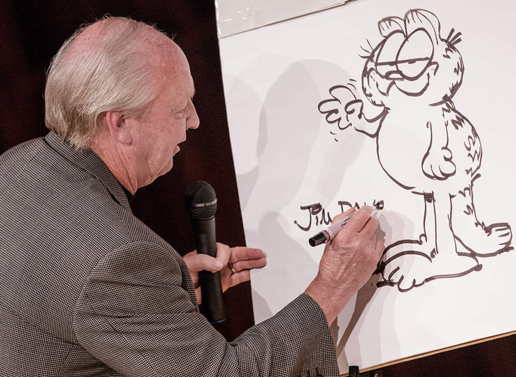 Una de las tiras cómicas más populares a nivel mundial es Garfield, del dibujante Jim Davis, quien ha decidido subastar todo su trabajo con el gato anaranjado, desde su debut en 1978 y hasta 2011, cuando comenzó a hacerlo de manera digital. (ESPECIAL)