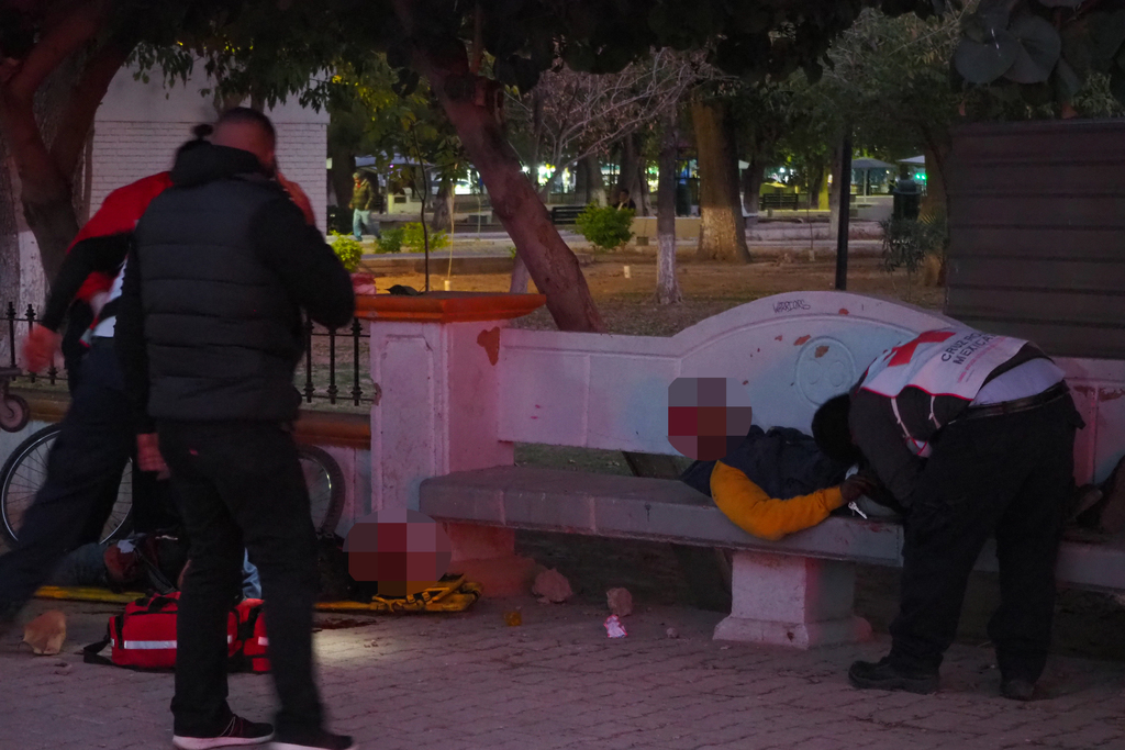 En la tarde del viernes, sujetos armados atacaron contra tres personas en la Alameda Zaragoza. (EL SIGLO DE TORREÓN)