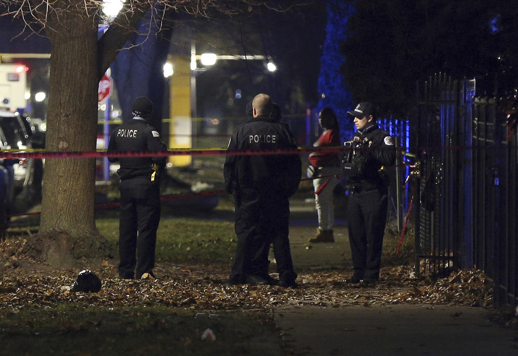 Al menos 13 personas resultaron heridas este domingo, cuatro de ellas de gravedad, en un tiroteo que se desató durante una reunión privada que se celebraba en la ciudad de Chicago, informaron medios estadounidenses. (AP)