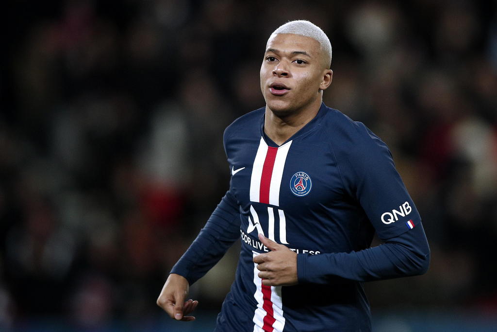 El atacante Kylian Mbappé fue elegido este lunes como el mejor jugador francés del año por segunda ocasión seguida. (ARCHIVO)