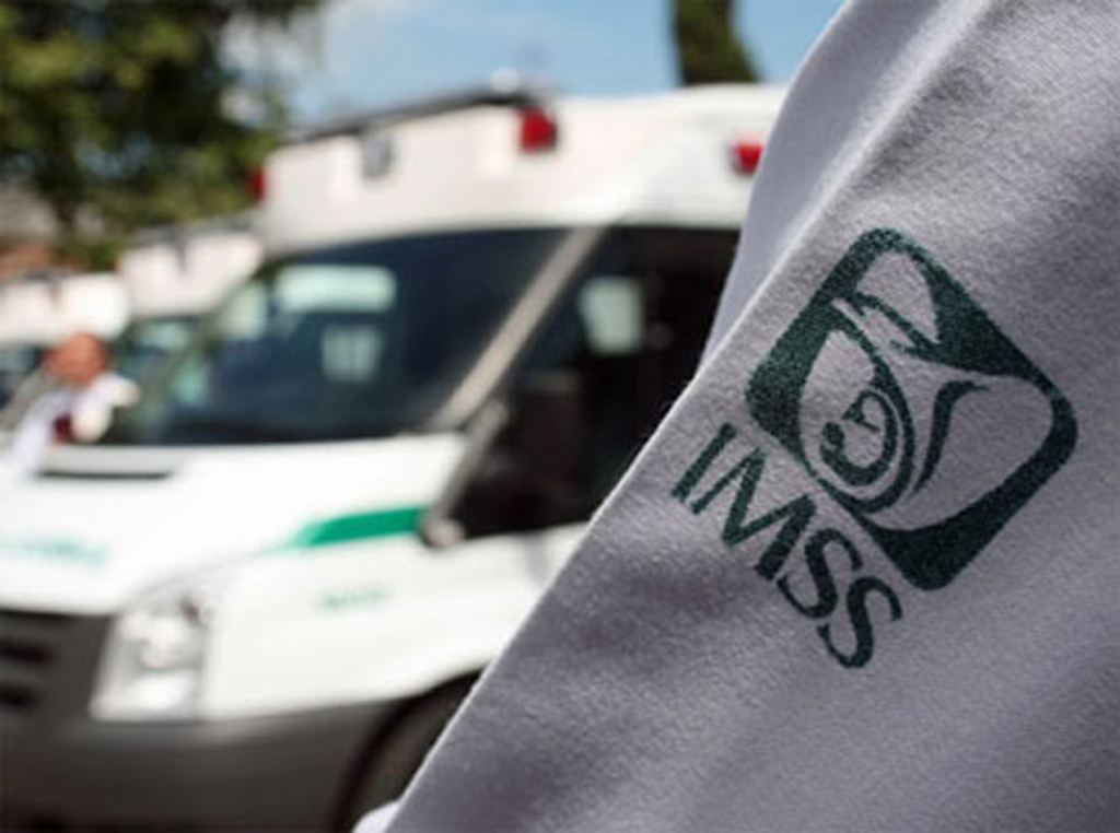 El IMSS reconoce que la falta de suministro de equipo médico repercute en la salud de derechohabientes y en sus finanzas.