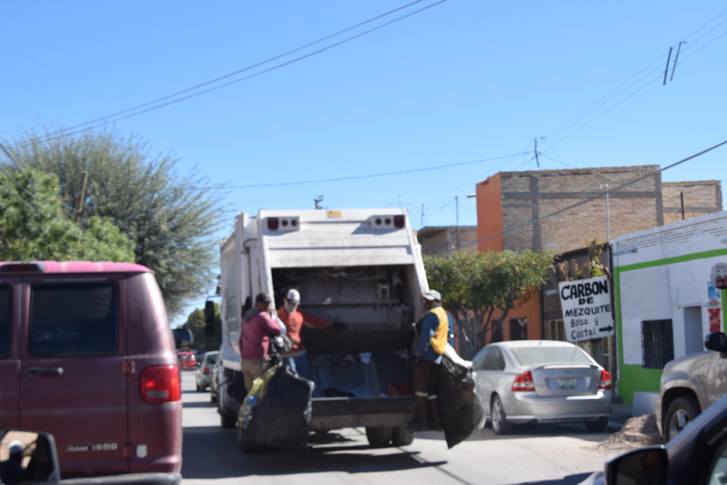 De los cinco camiones de basura que hay, tres están 'yonkeados', por lo que se sometió a votación al Cabildo la compra de uno. (EL SIGLO DE TORREÓN / MARY VÁZQUEZ)  