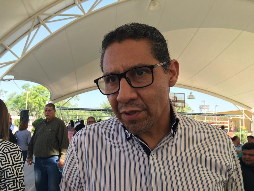 Arturo Rodríguez de León, director de Obras Públicas en Gómez Palacio, dijo que se analiza la posibilidad de cancelar las concesiones. (ARCHIVO)