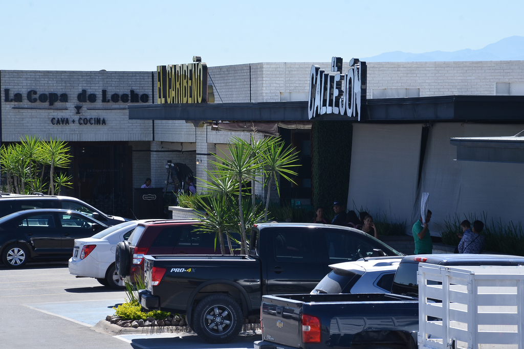 AFLUENCIA.- Diciembre ha sido un mes bueno para los restaurantes de Torreón, ya que la gente acude a comer o a cenar. (ARCHIVO) 