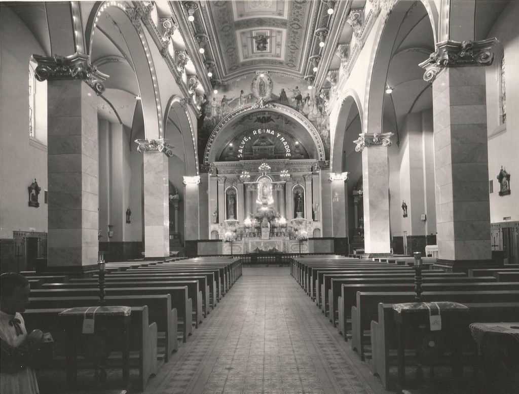 Un retrato había en el altar de la iglesia de Nuestra Señora de Guadalupe, así como columnas al interior, las cuales fueron removidas.