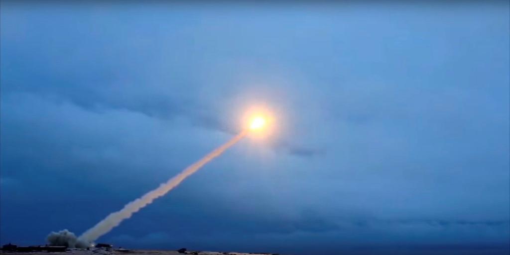 Rusia puso hoy en servicio el primer misil hipersónico intercontinental, el sistema estratégico Avangard. (ARCHIVO) 