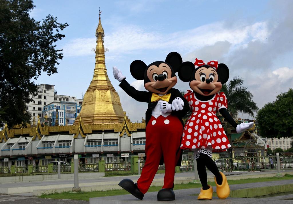 Empleados de Walt Disney World que caracterizan a Mickey Mouse, Minnie Mouse y Donald Duck presentaron denuncias policiales. Afirman que fueron tocados inapropiadamente por turistas. (ARCHIVO) 