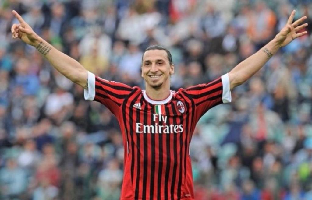 El veterano Zlatan Ibrahimovic está de regreso para ayudar a su antiguo equipo en problemas el Milan. (CORTESÍA)
