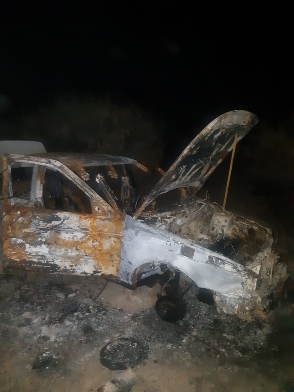 El vehículo fue encontrado quemado y desmantelado en el fraccionamiento San Antonio de la ciudad de Gómez Palacio.